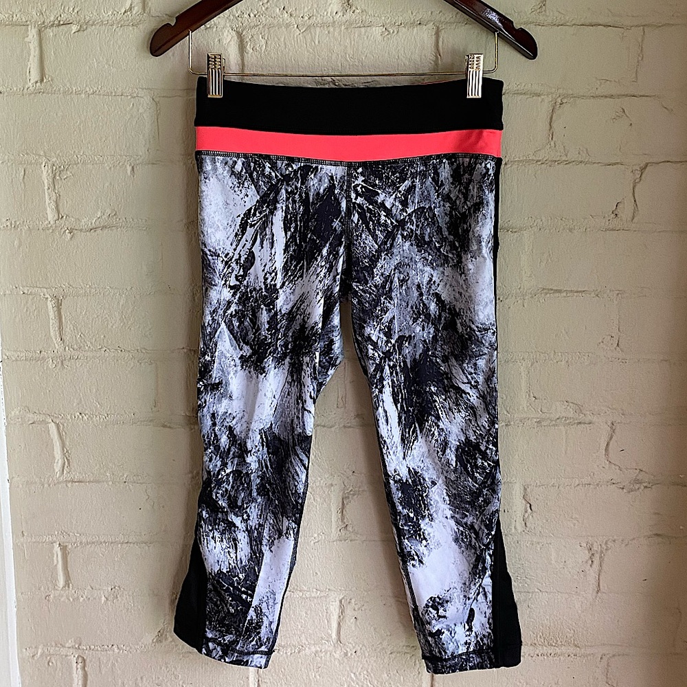 Active Life sz small black white pink marble pattern running capris workout